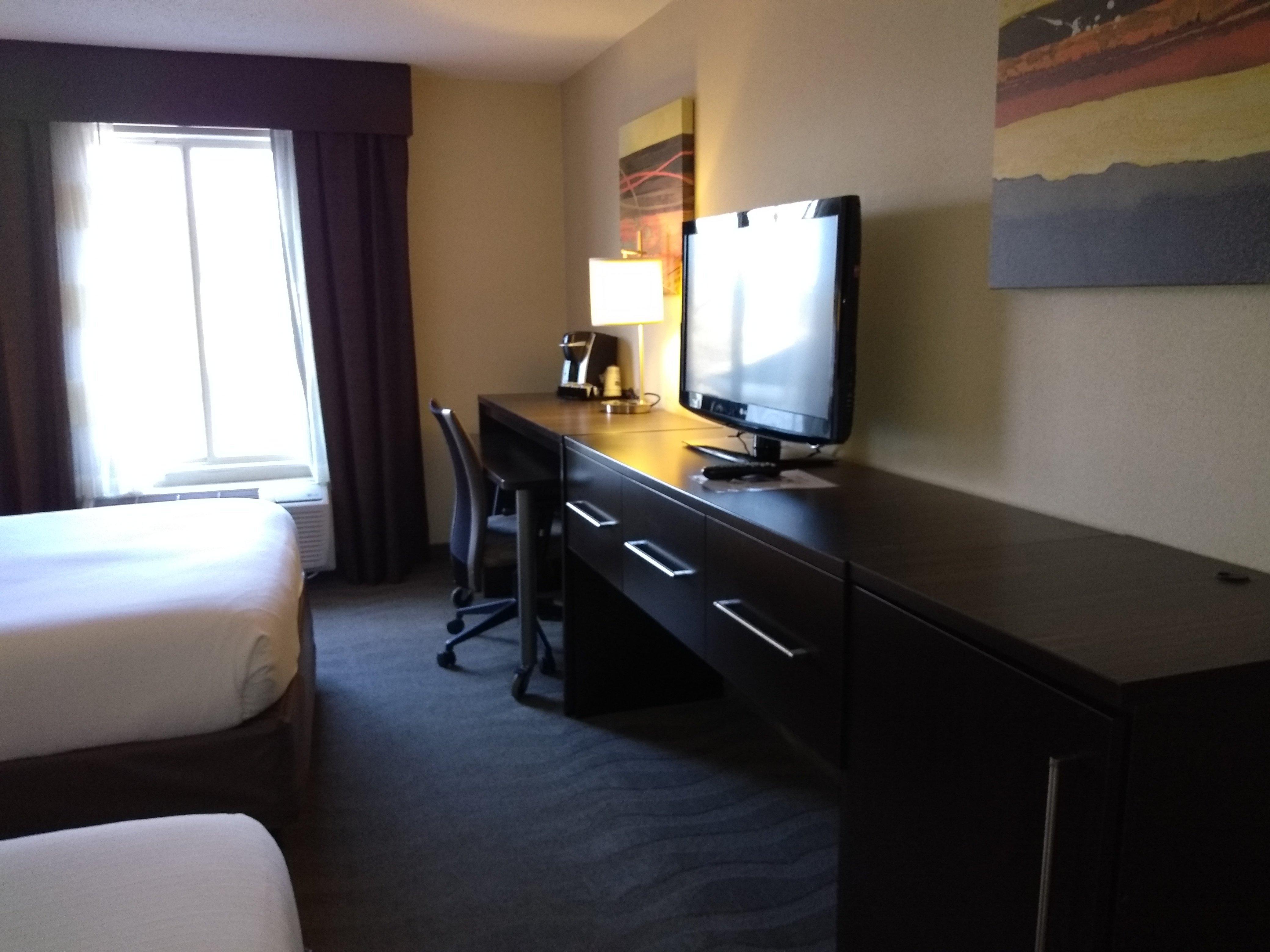 Holiday Inn Express Hotel & Suites Waterford By Ihg Exterior photo