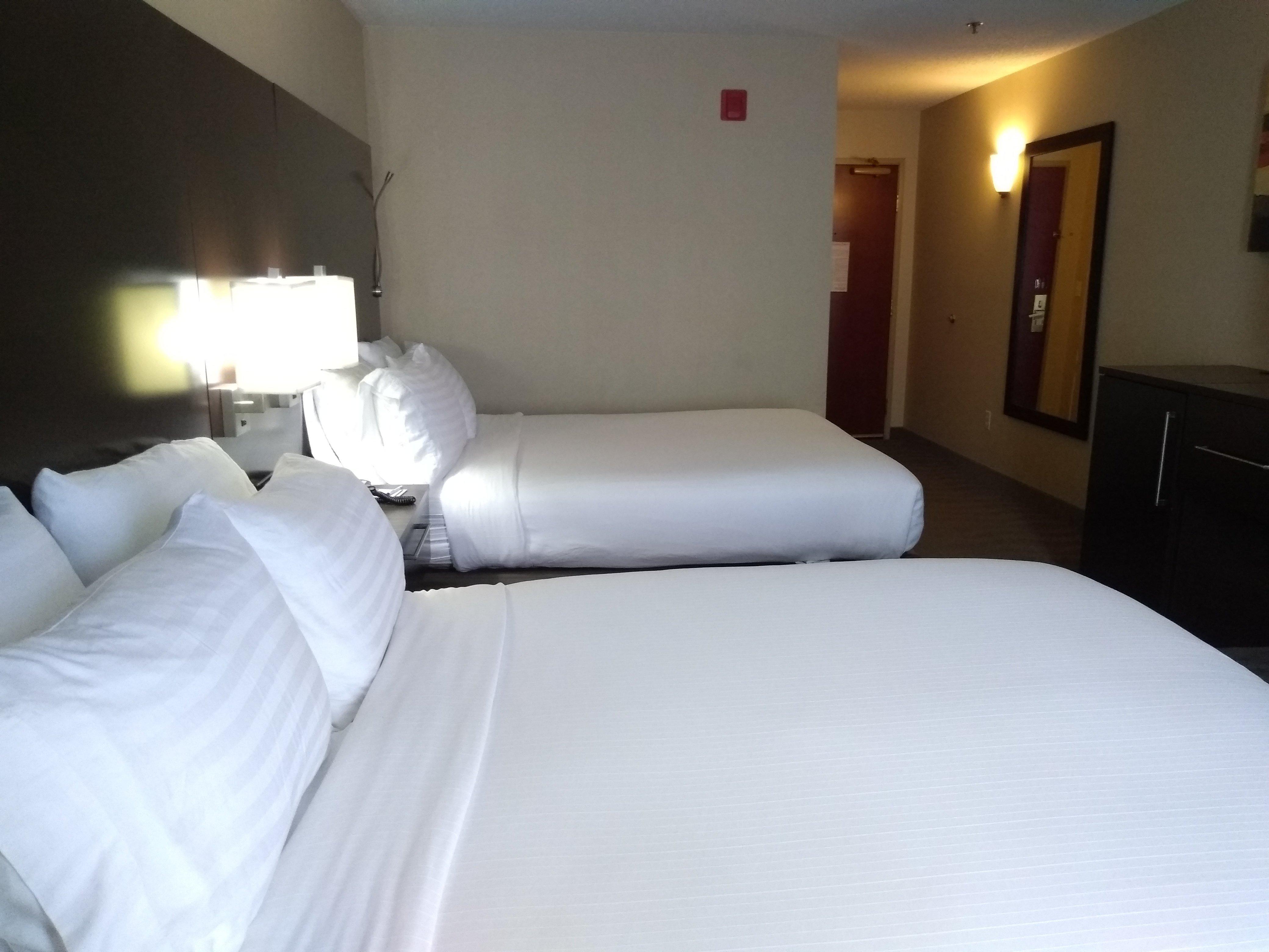 Holiday Inn Express Hotel & Suites Waterford By Ihg Exterior photo