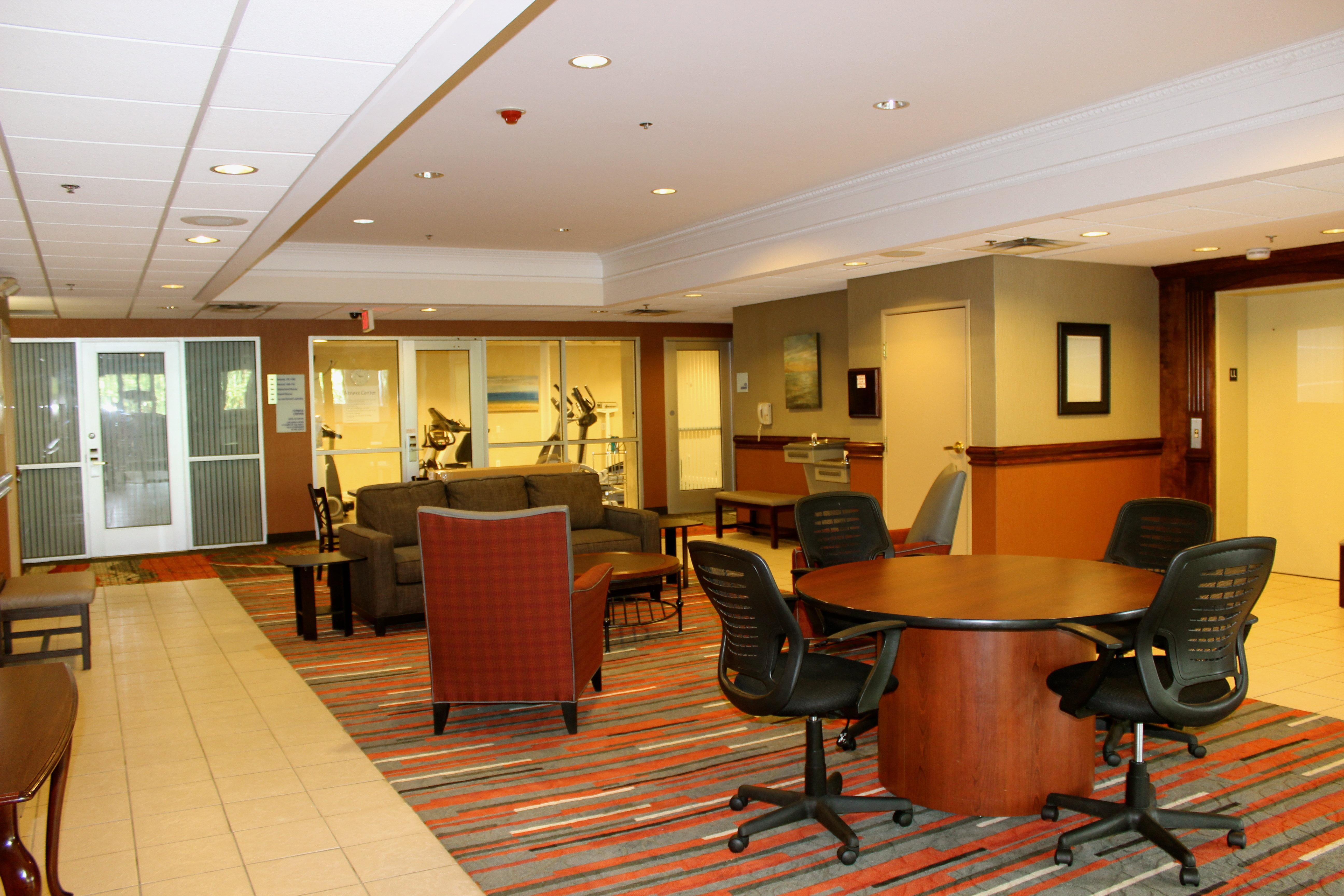 Holiday Inn Express Hotel & Suites Waterford By Ihg Exterior photo