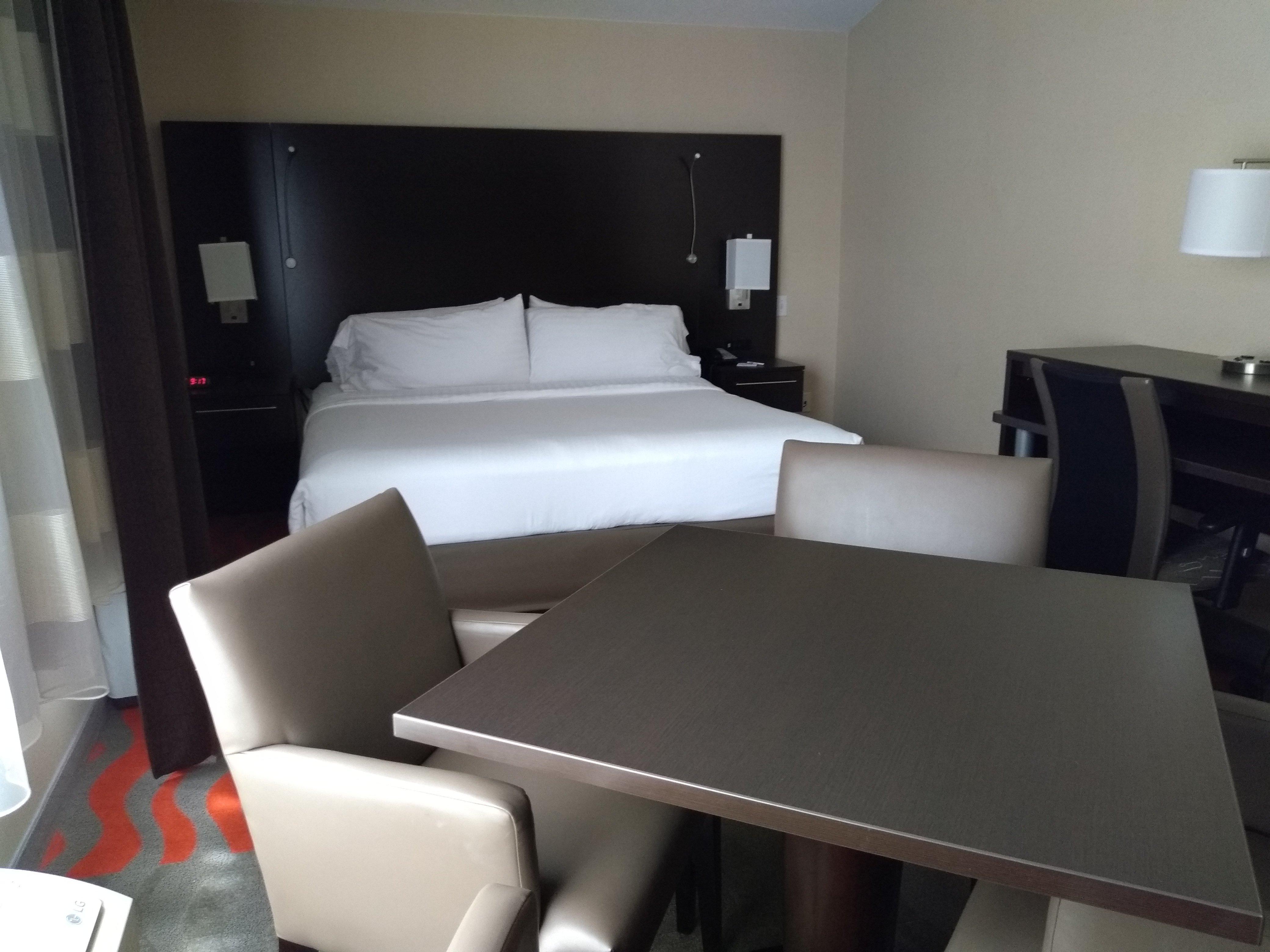 Holiday Inn Express Hotel & Suites Waterford By Ihg Exterior photo